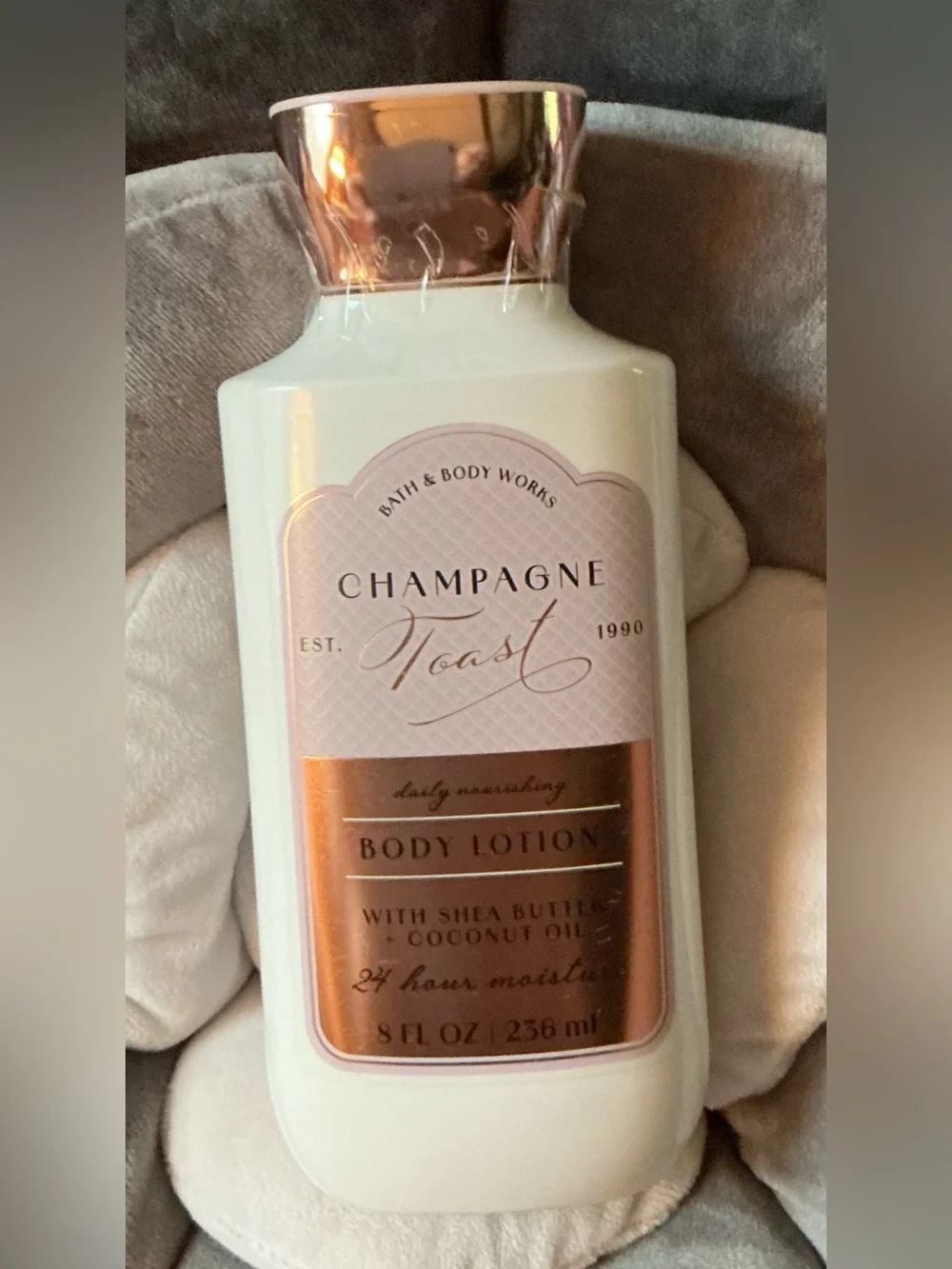 NWT Bath & Body Works Champagne Toast Lotion in White & Rose Gold Bottle